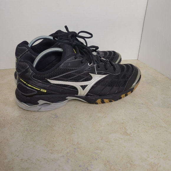Mizuno Women's Wave Lightning  RX Sneakers - Picture 1 of 7